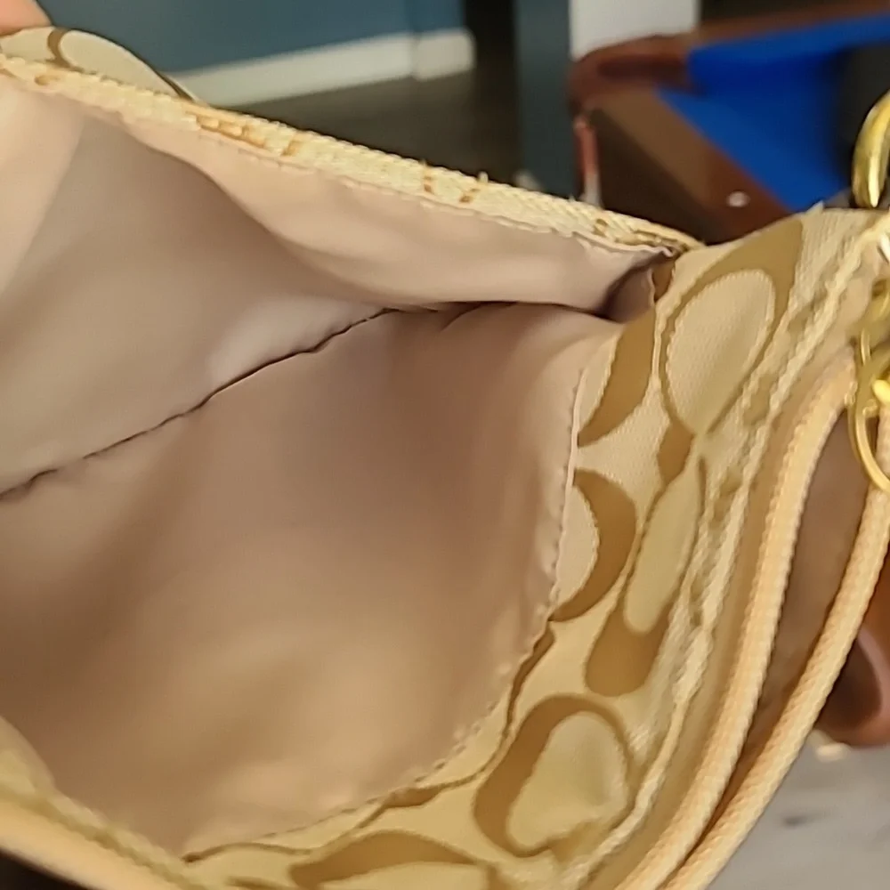 Coach Beige and Cream Crossbody Bag - Picture 11 of 16